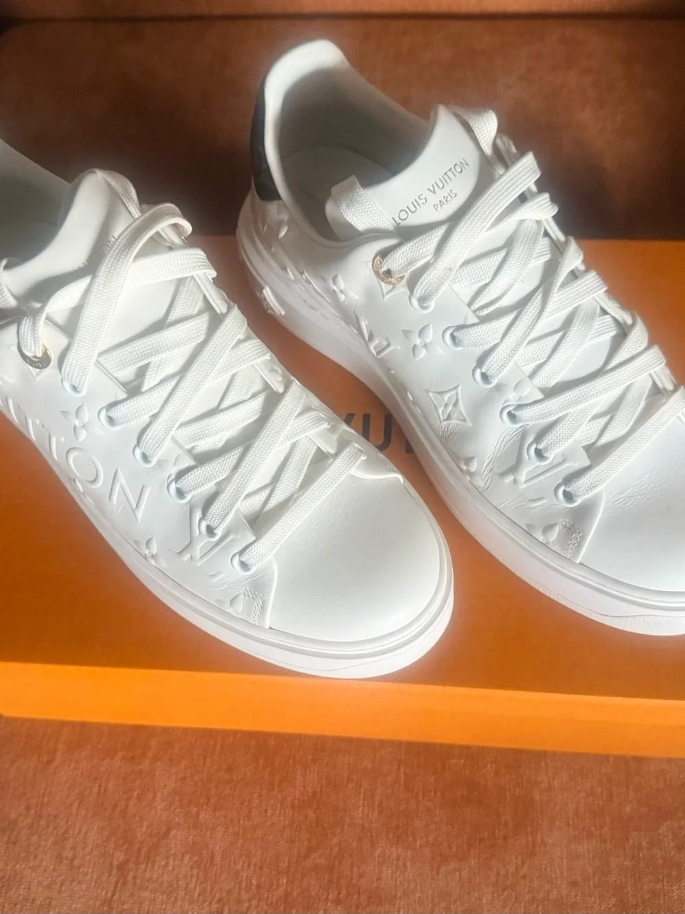 LOUIS VUITTON WOMANS MONOGRAM LEATHER TIME OUT SNEAKERS. ***FLASH SALE****